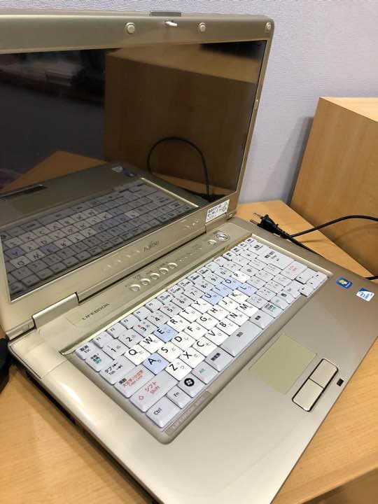 パソコン FUJITSU LIFEBOOK