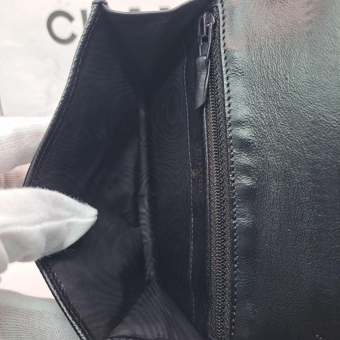 レア　CHANEL　ケース　クラシカルデザイン　ブラック　財布　二つ折り