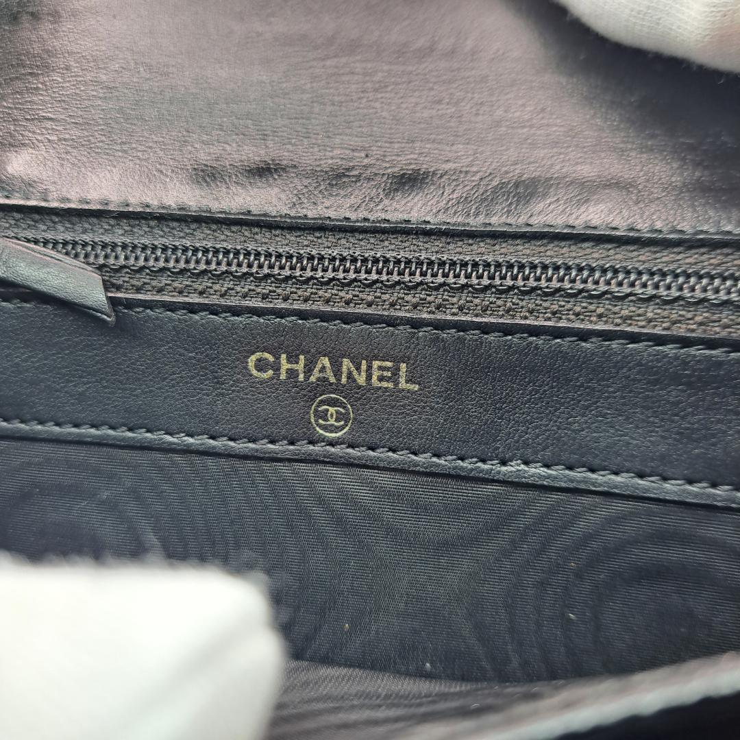 レア　CHANEL　ケース　クラシカルデザイン　ブラック　財布　二つ折り