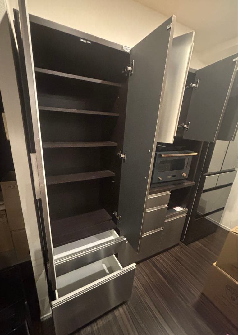 【新宿引取】食器棚＋キッチンボードセット シルバー 2〜3年使用 美品 配送可