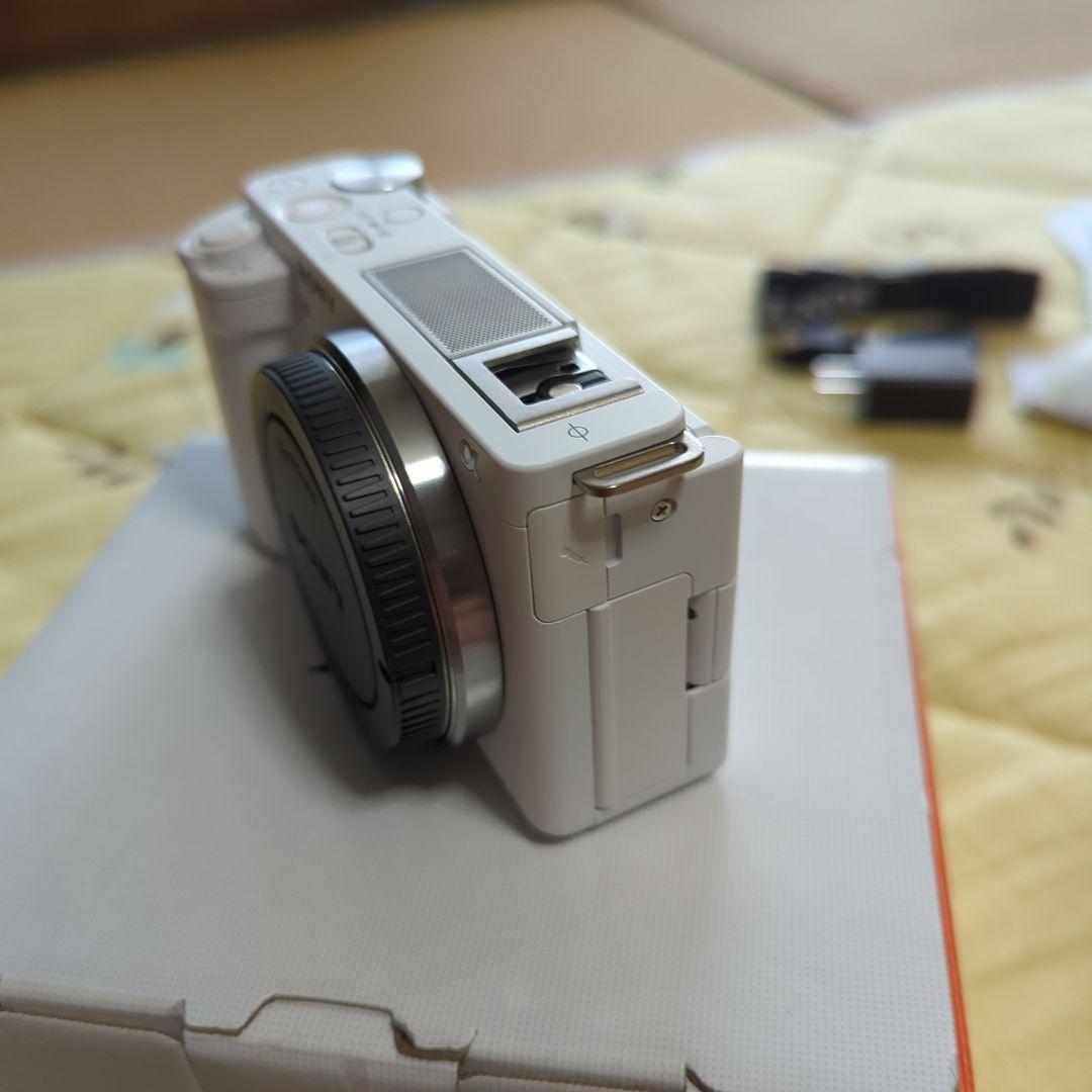 SONY Vlog用カメラ ZV-E10 ボディ ウインドスクリーン付属