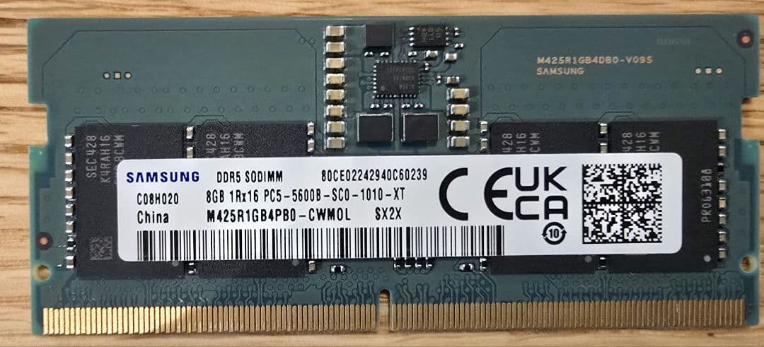 Samsung DDR5 8GB メモリ