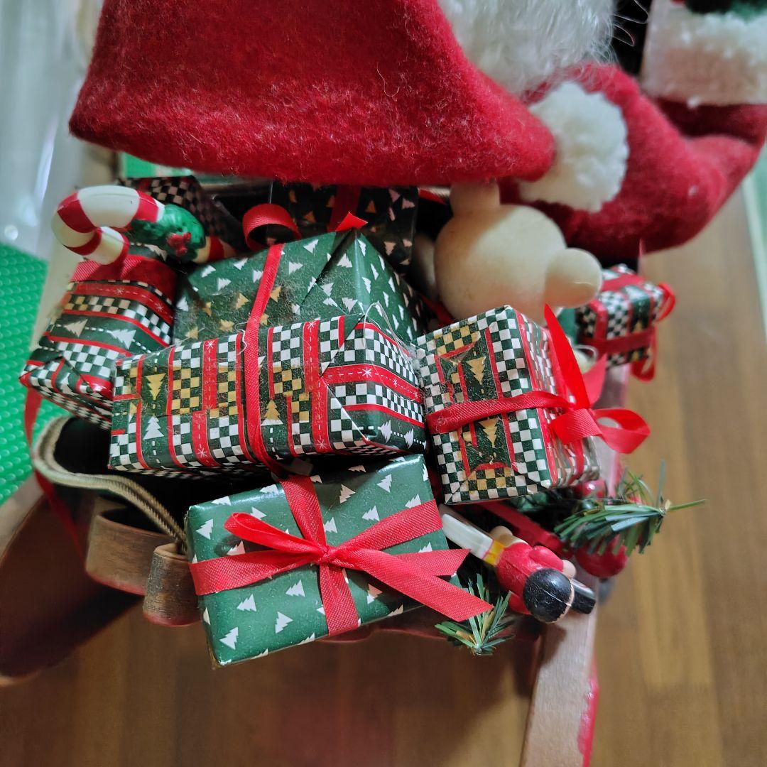 クリスマスのサンタさんとトナカイ (良く読んて下さいませ)　箱なしです。