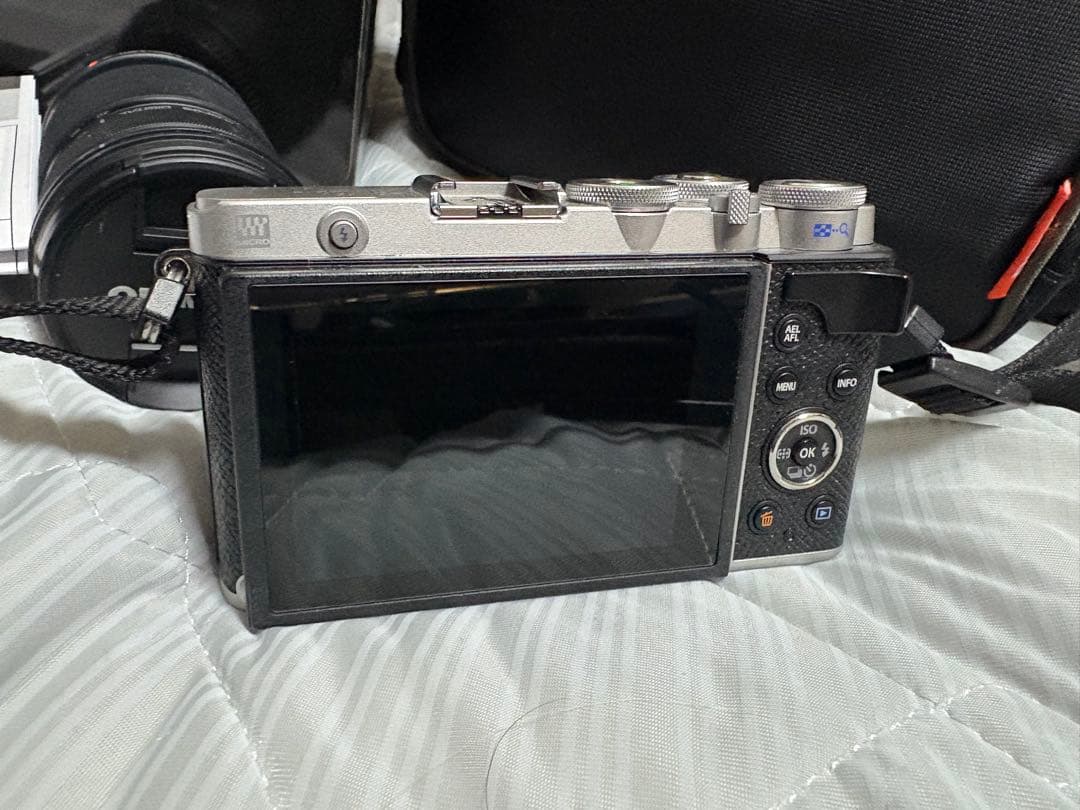 OLYMPUS PEN E-P7 ミラーレスカメラ おまけ付き