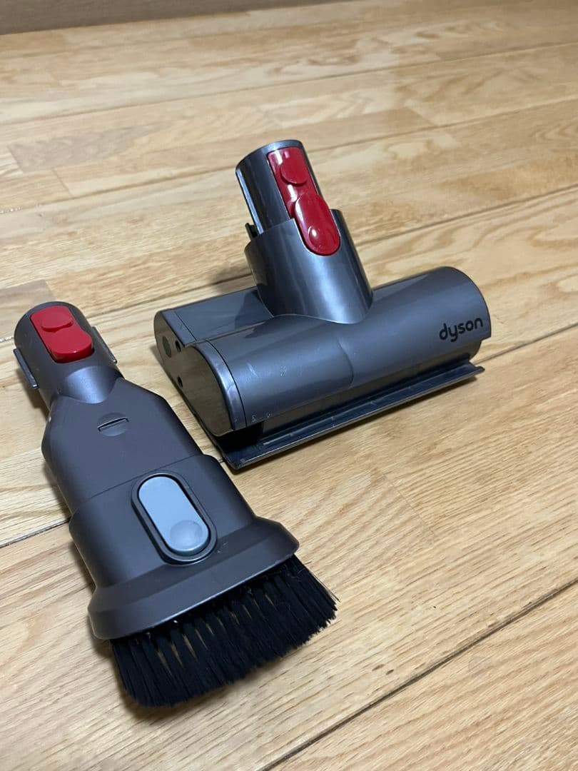 ジャンク DysonV10 Fluffy 掃除機 本体 付属品バッテリー劣化疑い