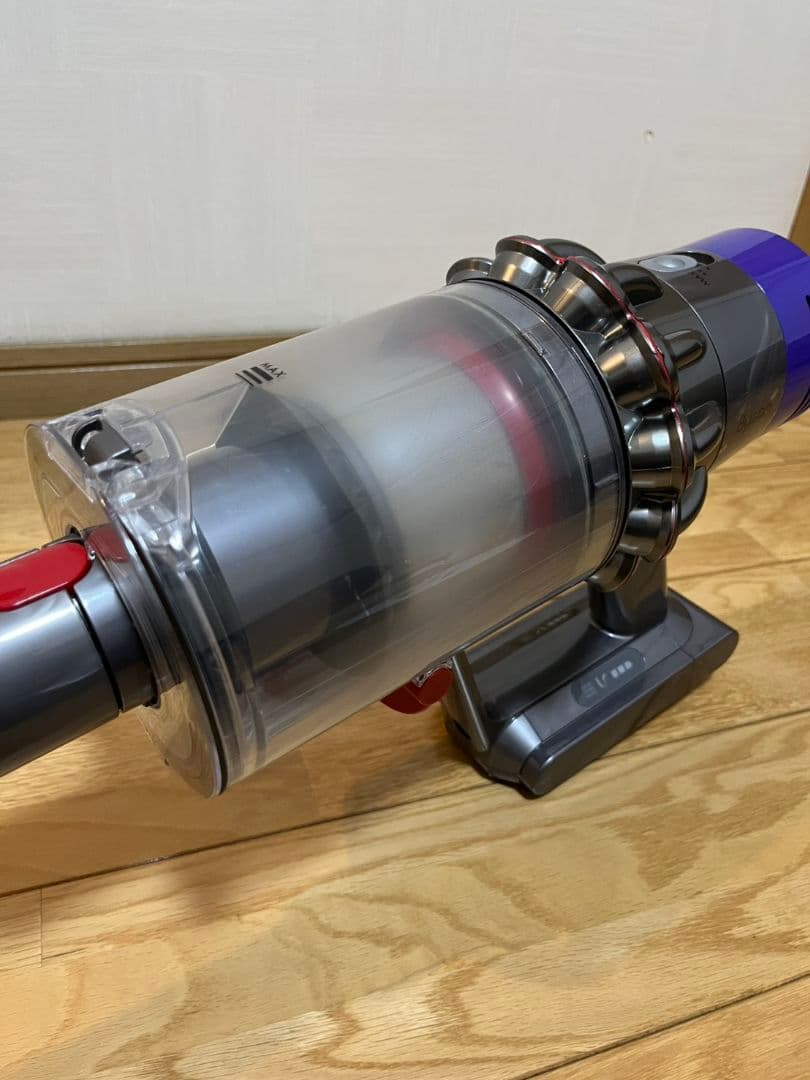 ジャンク DysonV10 Fluffy 掃除機 本体 付属品バッテリー劣化疑い