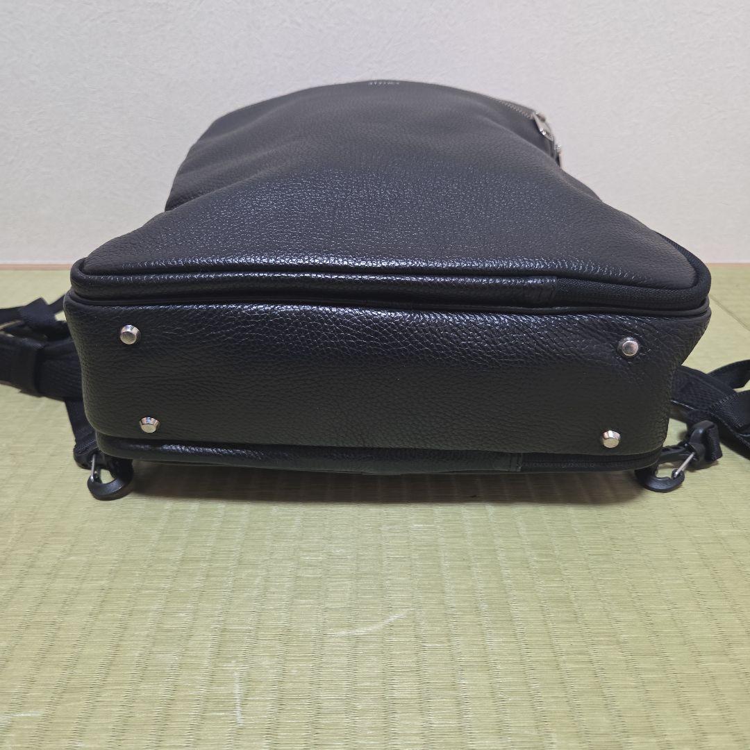 未使用近い ウルティマトーキョー リュック　レザー シボ革 ブラック A4可