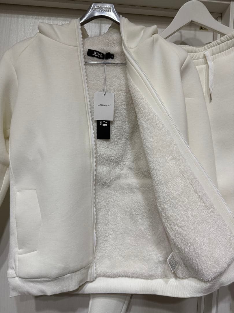 未使用　LUXE/R スポンジ ジップパーカー ジョガーパンツ　セットアップ