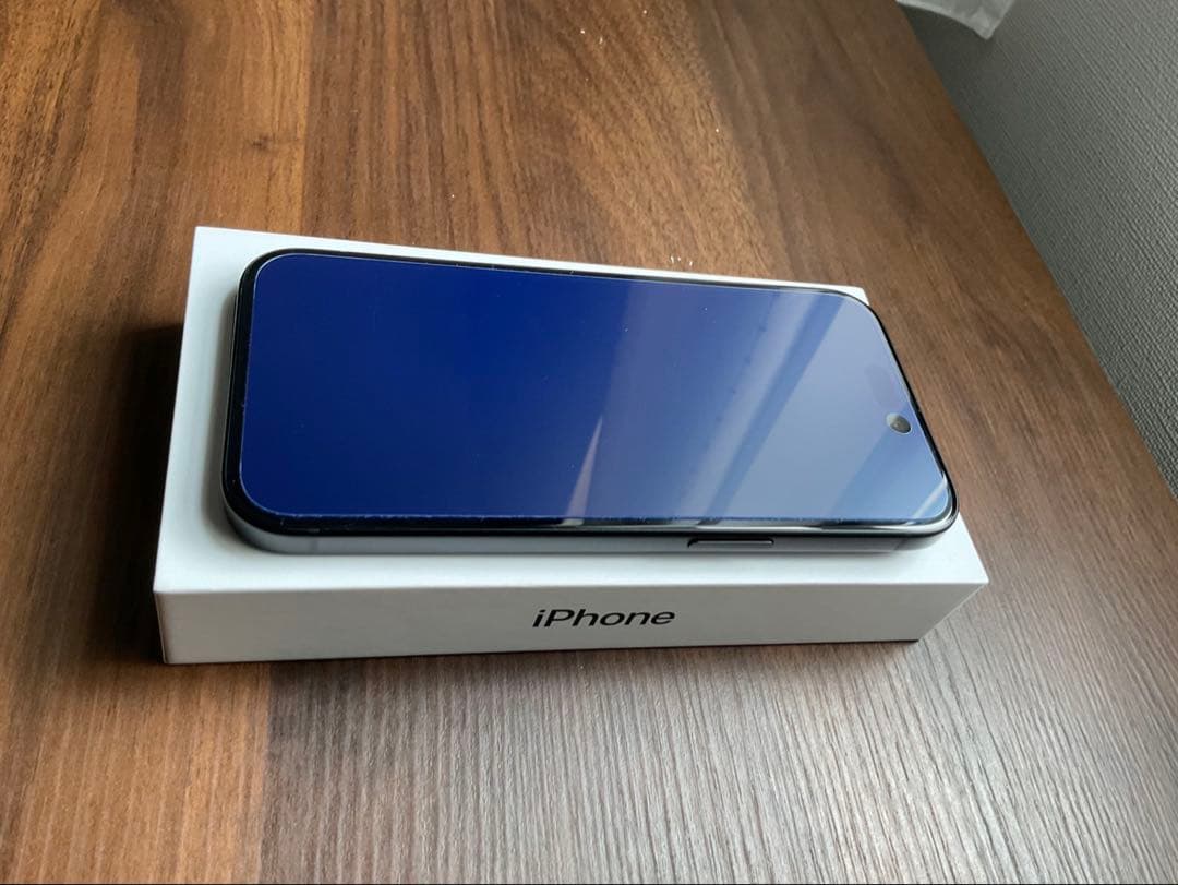 AppleSIMフリーiPhone15 256GBブラックバッテリー残量100%