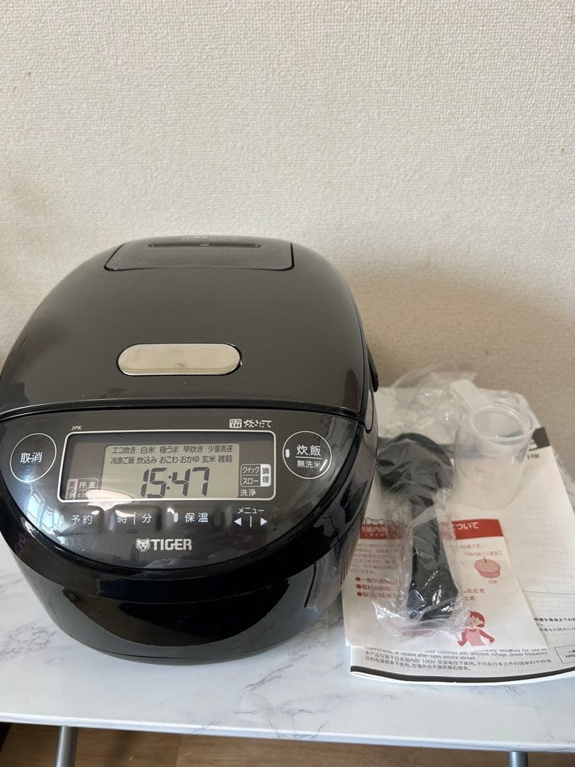 【展示未使用品】TIGER JPK-H100 ブラック 炊飯器 3.1L