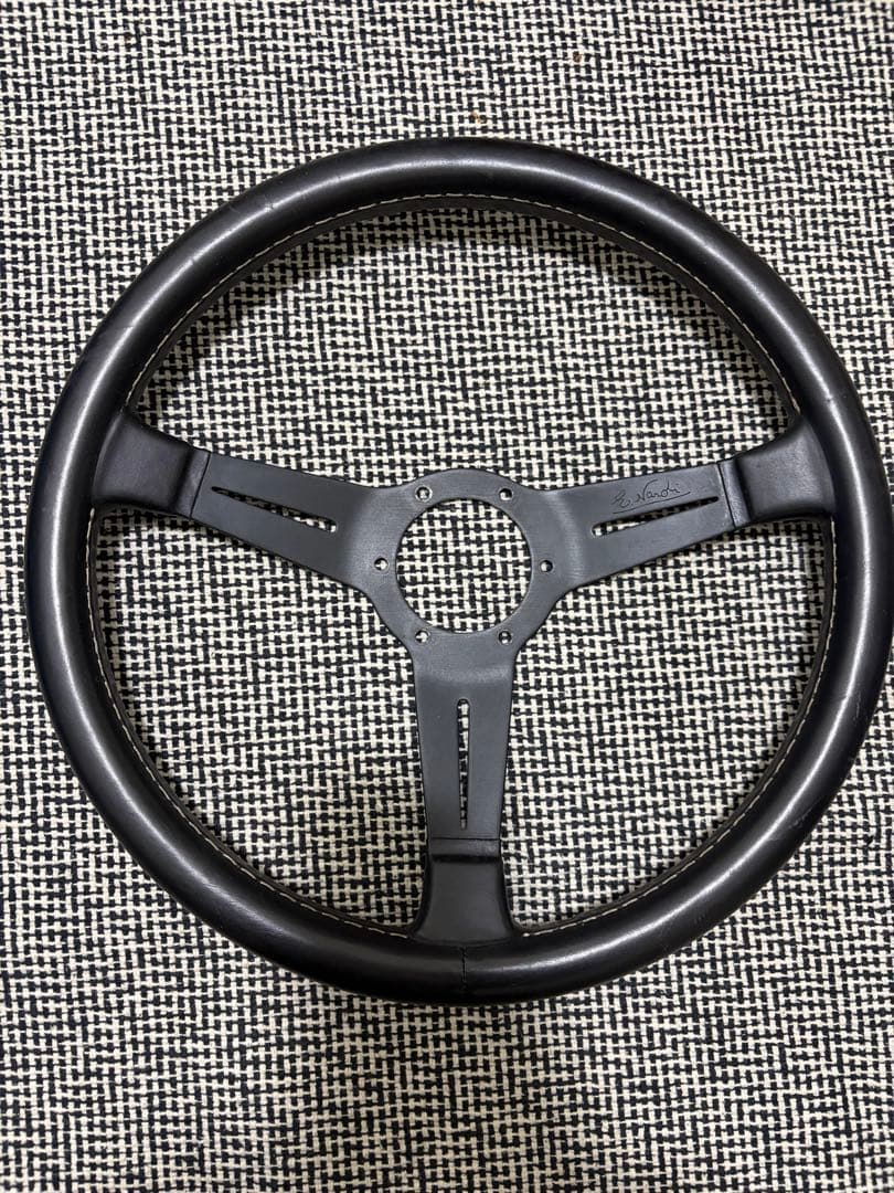 正規品　ナルディ クラシック ブラックレザー＆ブラックスポーク 360mm