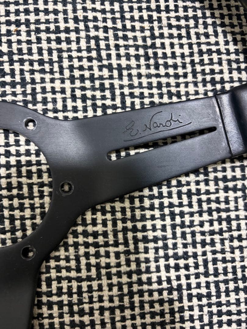 正規品　ナルディ クラシック ブラックレザー＆ブラックスポーク 360mm