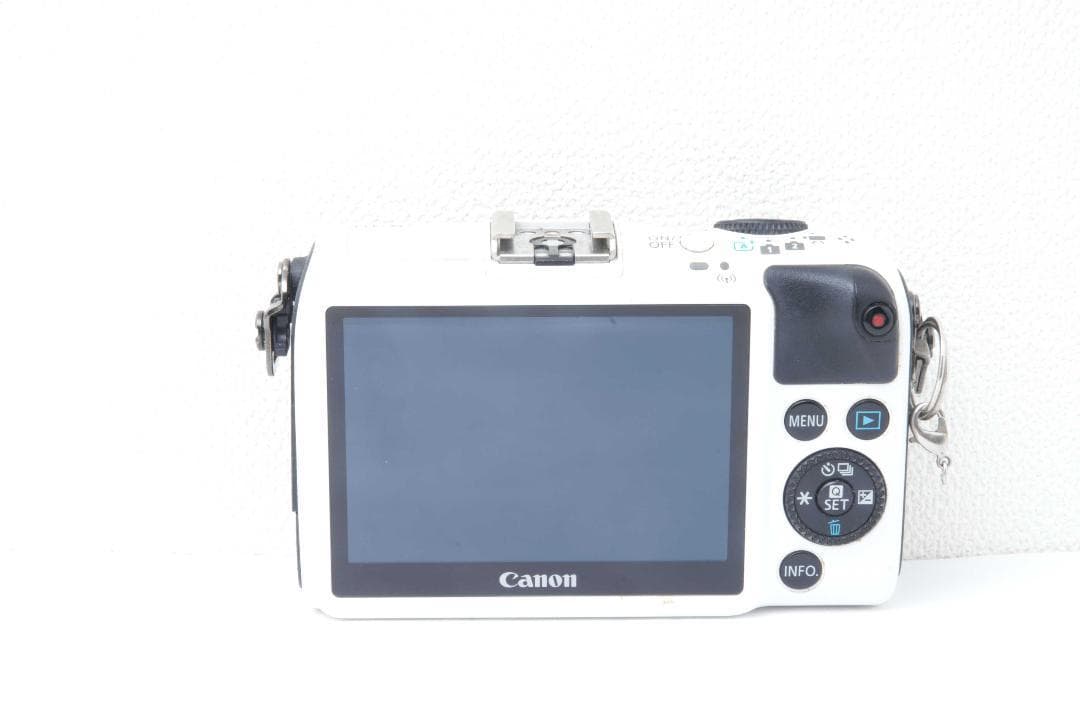 キャノン　Canon EOS M2　ミラーレス一眼ダブルレンズキット　ホワイト