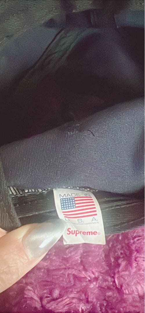 Supreme 紺色キャップ