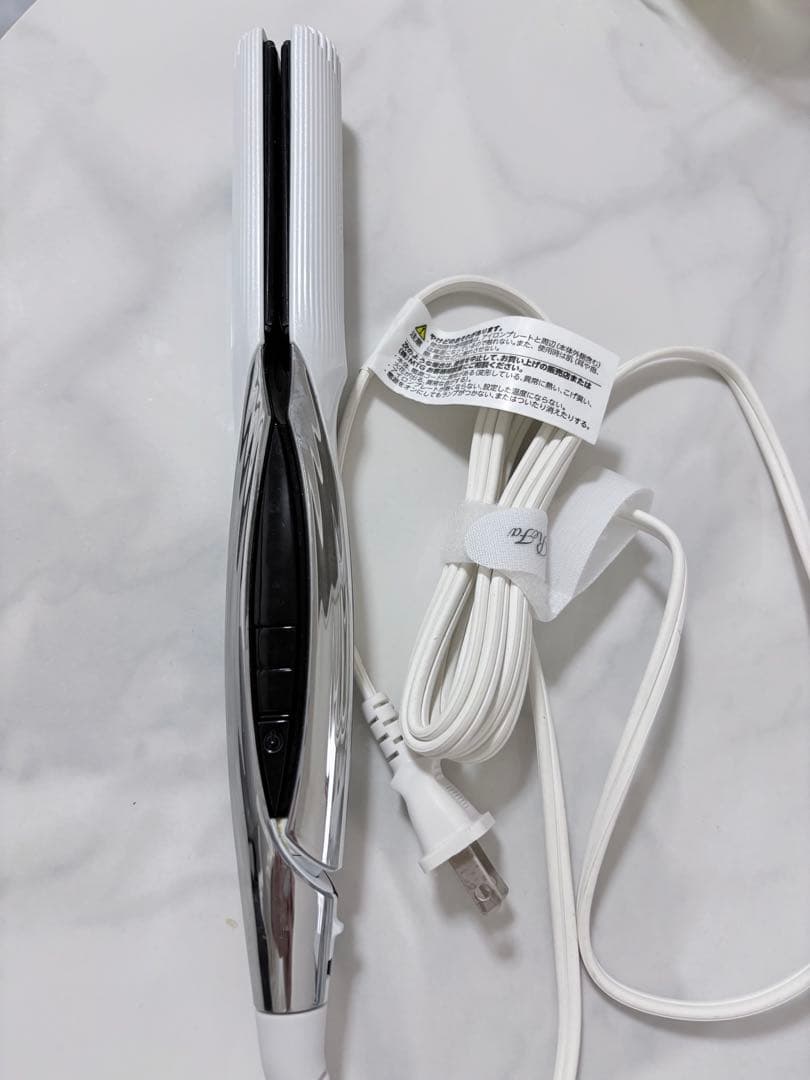 リファ　ストレートアイロン　ホワイト