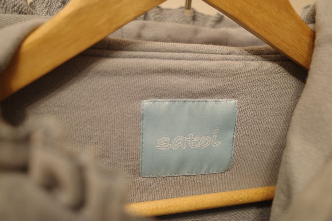 【入手困難】Satoiフリル付きジップアップパーカー grayblue【限定品】