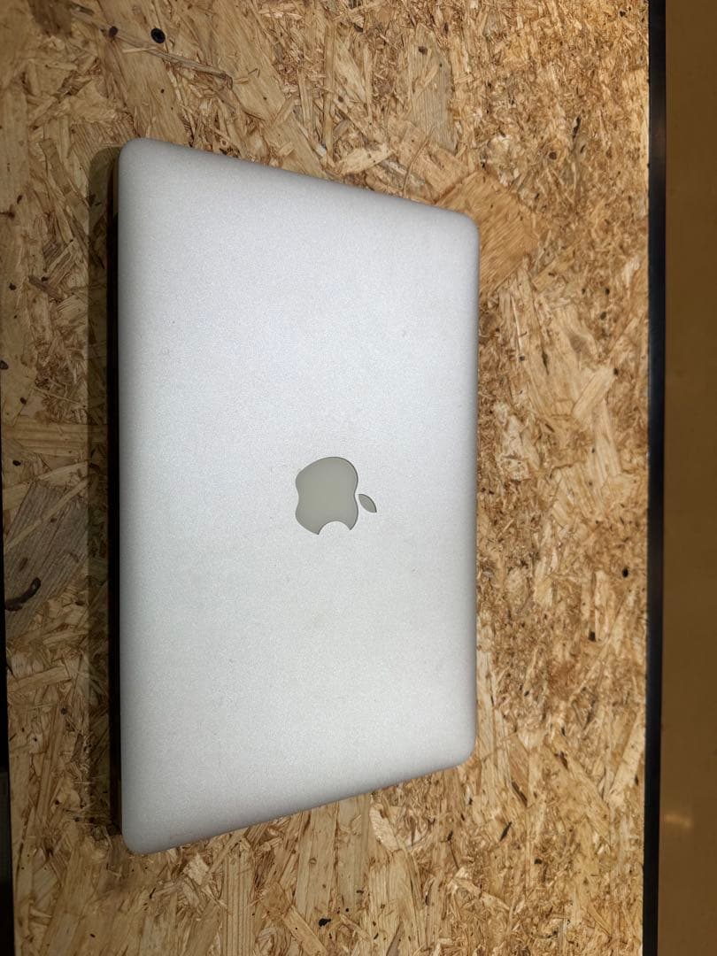Apple MacBook Air 11インチ シルバー