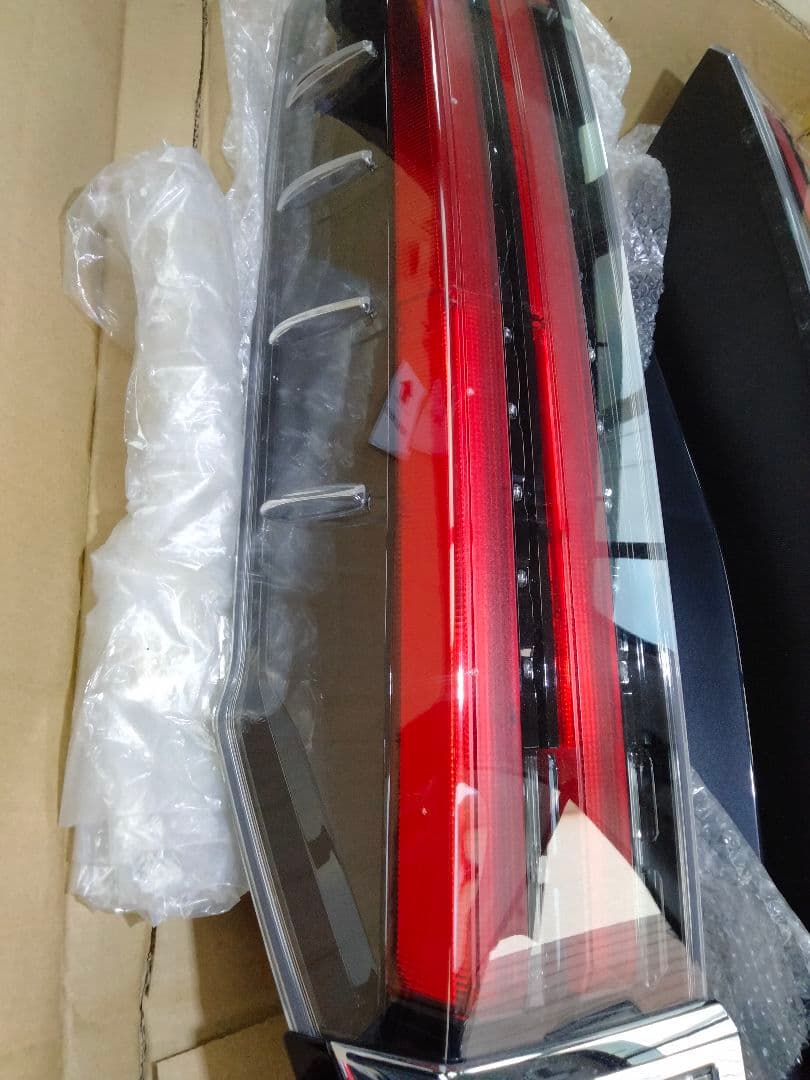 80ノア 後期テールランプ 極美品