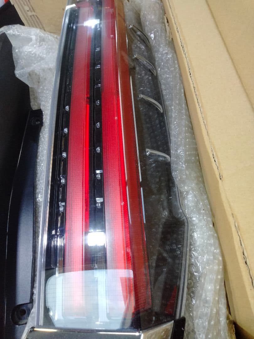 80ノア 後期テールランプ 極美品