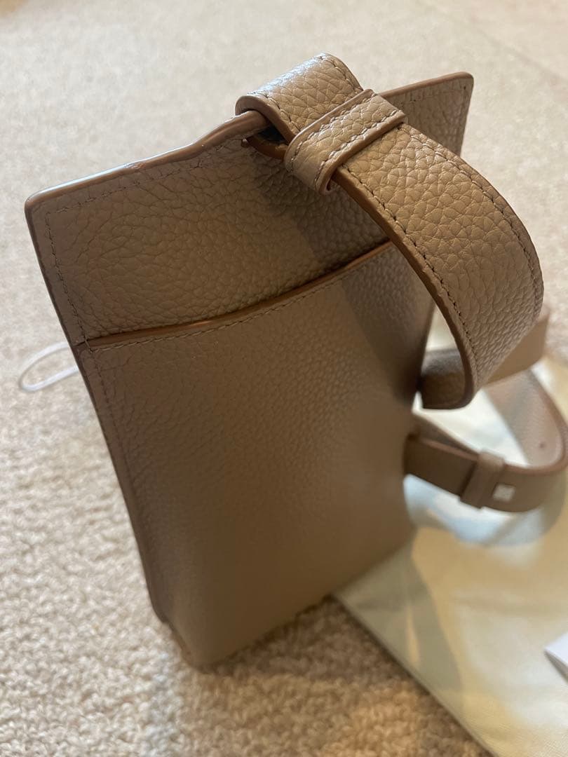 ⭐︎三連休限定値下げ⭐︎未使用！美品！LOEWE バーティカル Tポケット