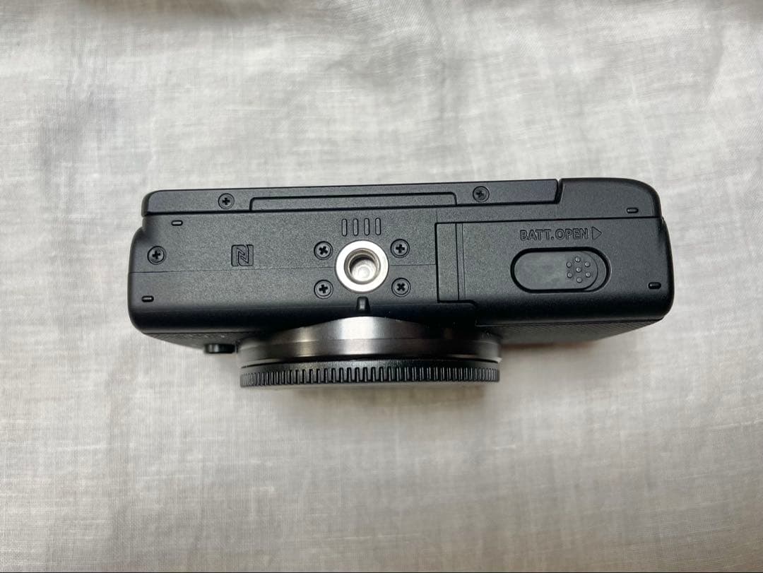 canon EOS M100ダブルレンズキットおまけ付き