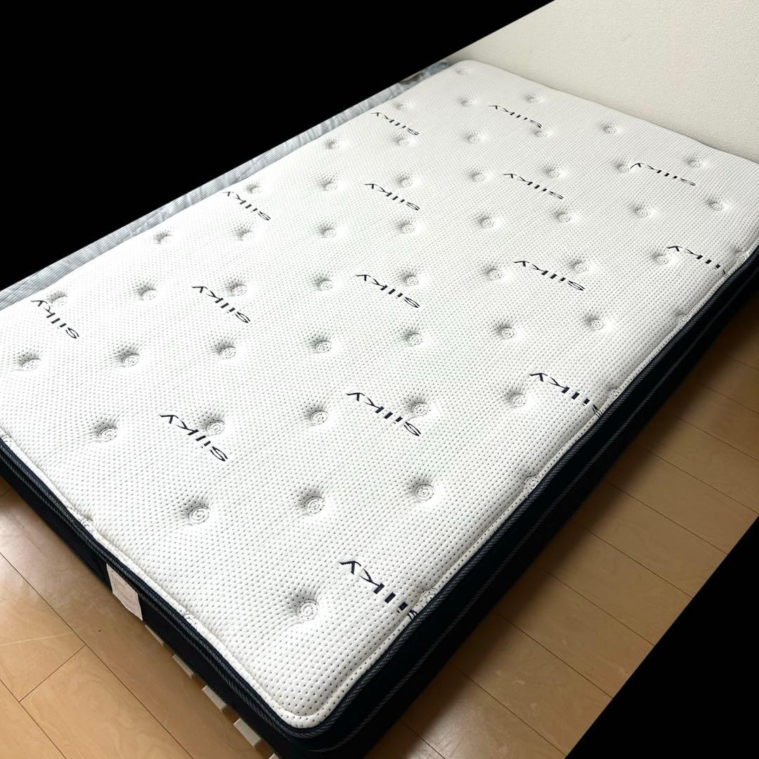 ニトリ セミダブル　マットレス デュアルポケット シルキー　ベッド　新生活