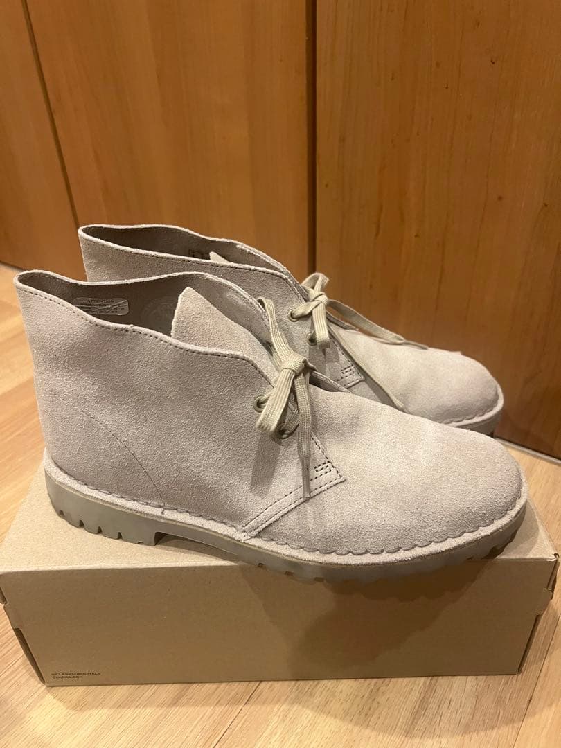 値下げ！CLARKS チャッカブーツ　ベージュ　オリジナルズUS9 （27㎝）