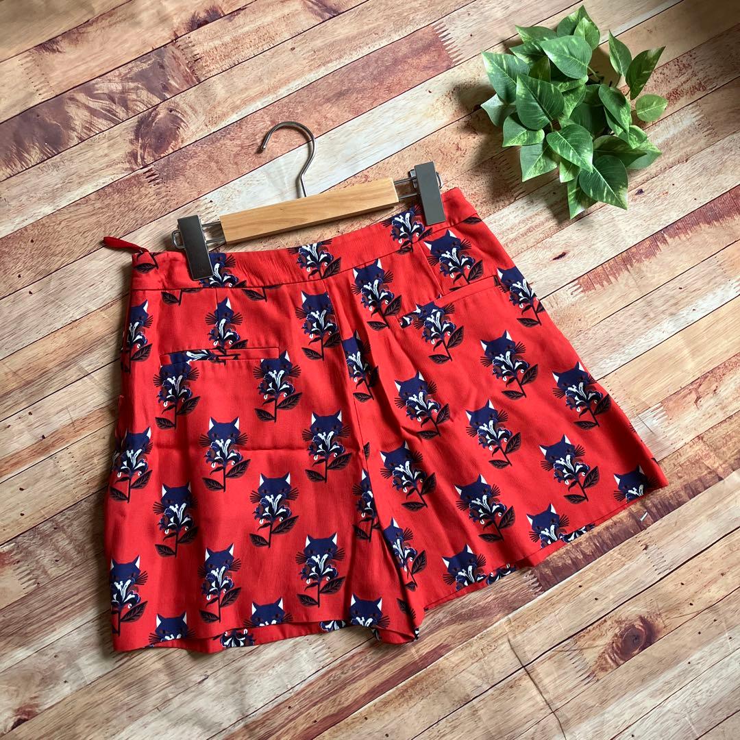 【美品】MIU MIU 可愛い✨猫と花プリント フレアショートパンツ 38