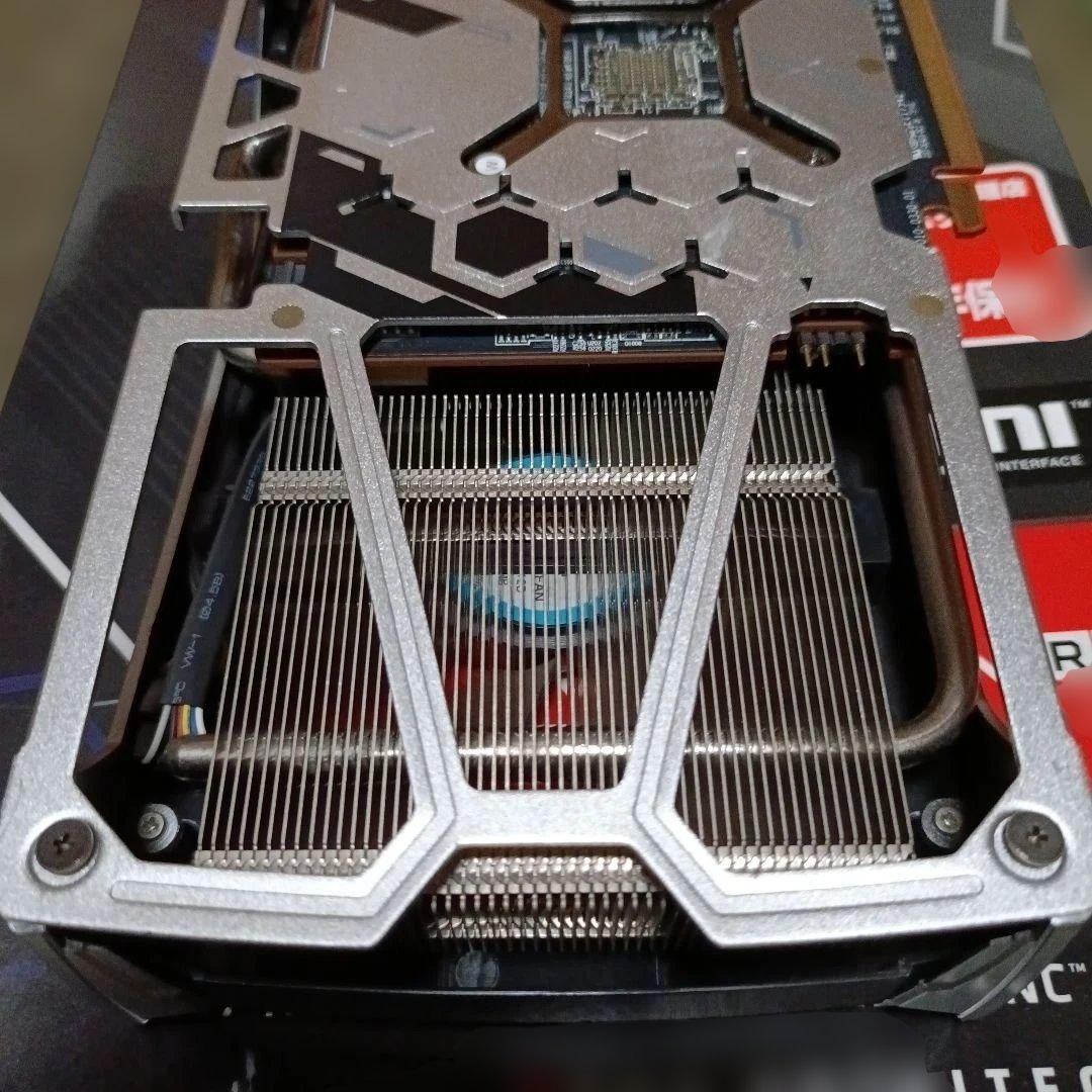 美品　SAPPHIRE NITRO+ RADEON RX5500XT 8G