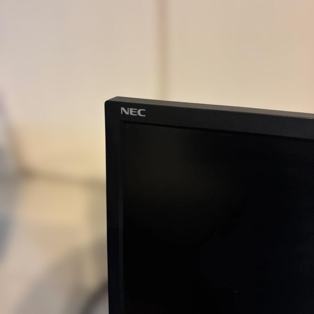 パソコン本体　Windows10 キーボード　液晶ディスプレイ　マウス