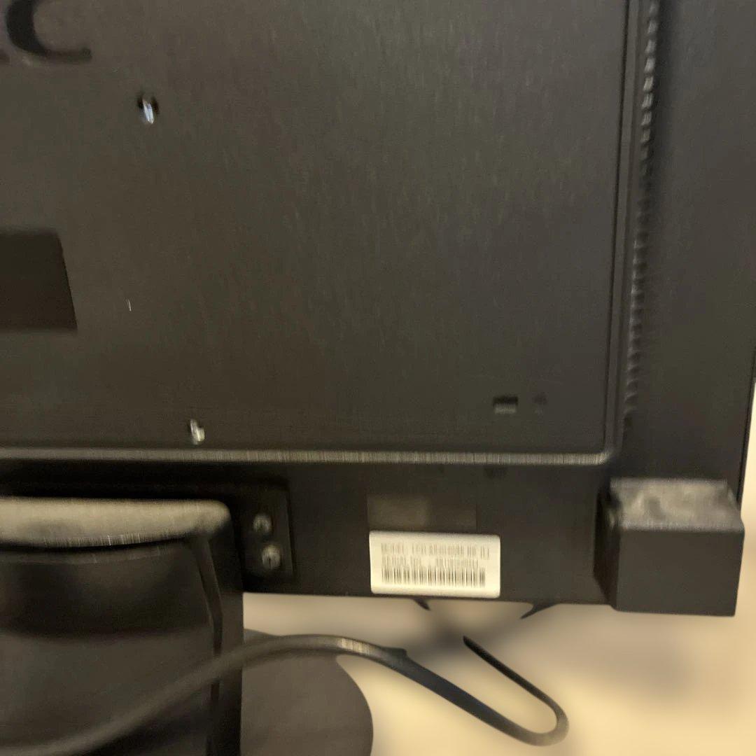 パソコン本体　Windows10 キーボード　液晶ディスプレイ　マウス