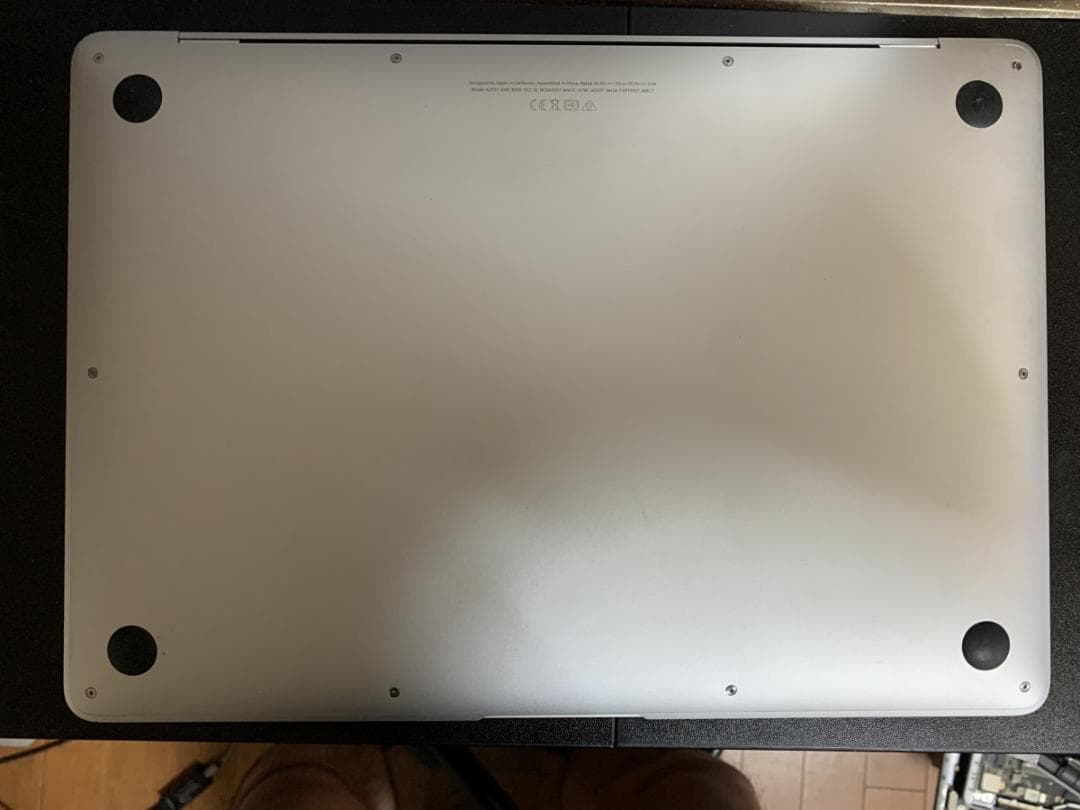 美品 MacBook Air A2337 2020 M1/8GB/256GB