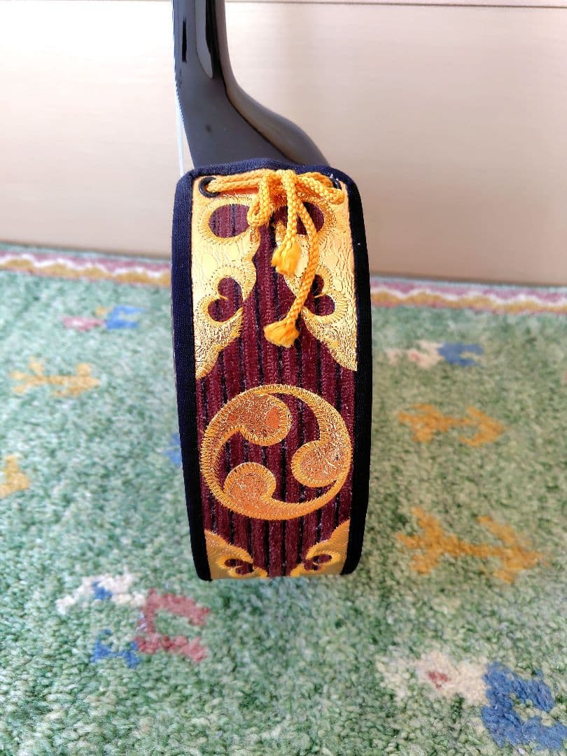 三線本体 人工皮革 蛇皮模様 ハードケース付き