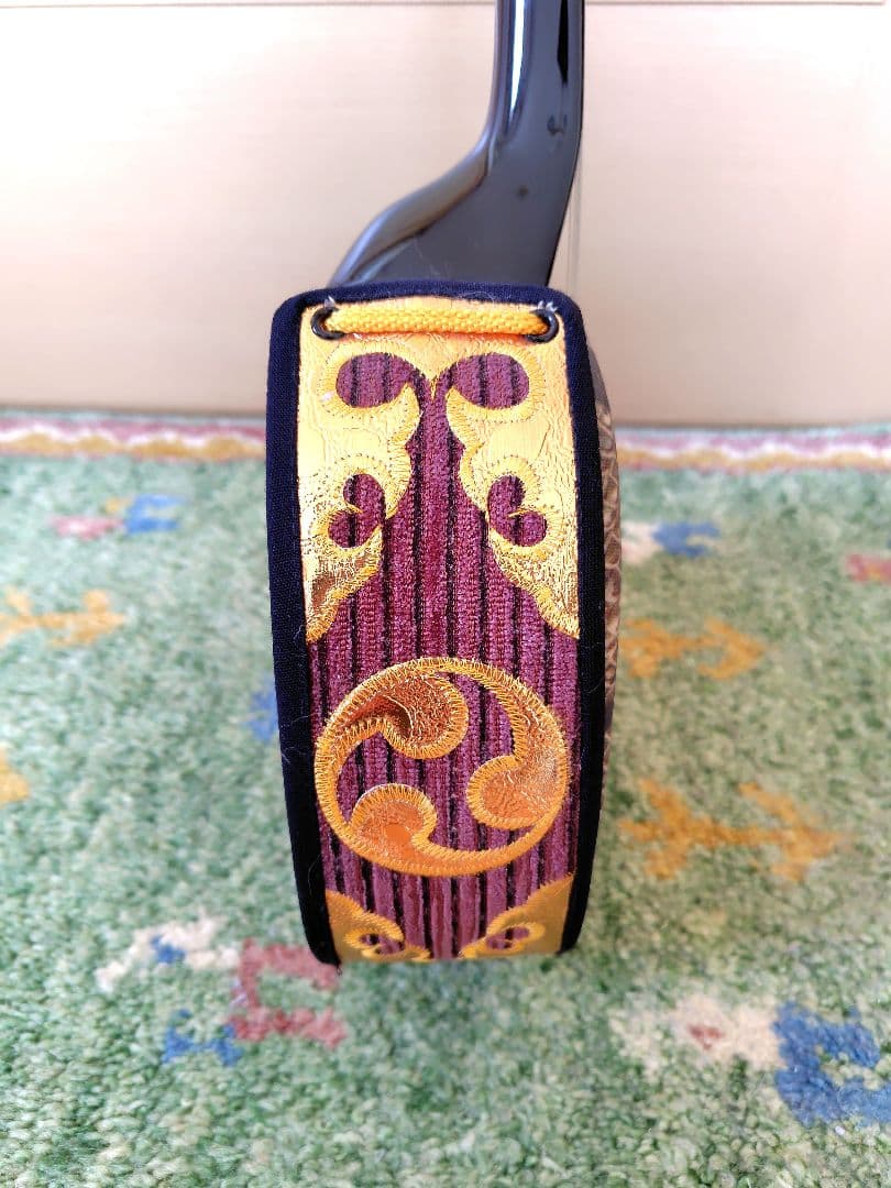 三線本体 人工皮革 蛇皮模様 ハードケース付き