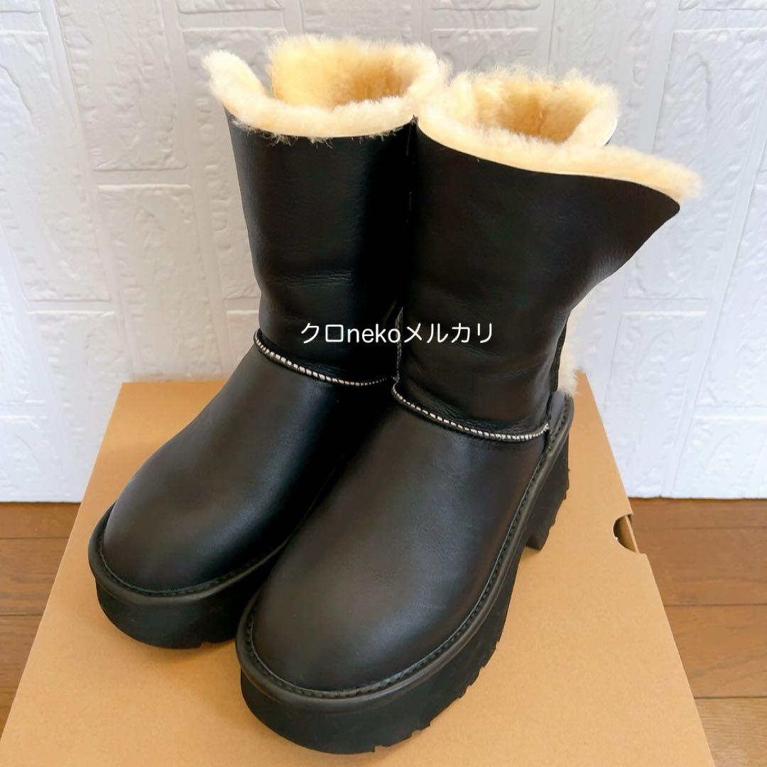 UGGアグ　ESMEE LEATHER BOOT ミディアムボアブーツ