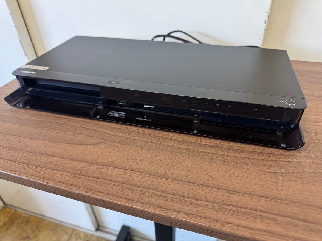 F042　美品　TOSHIBA　ブルーレイレコーダー　1TB　２番組同時録画