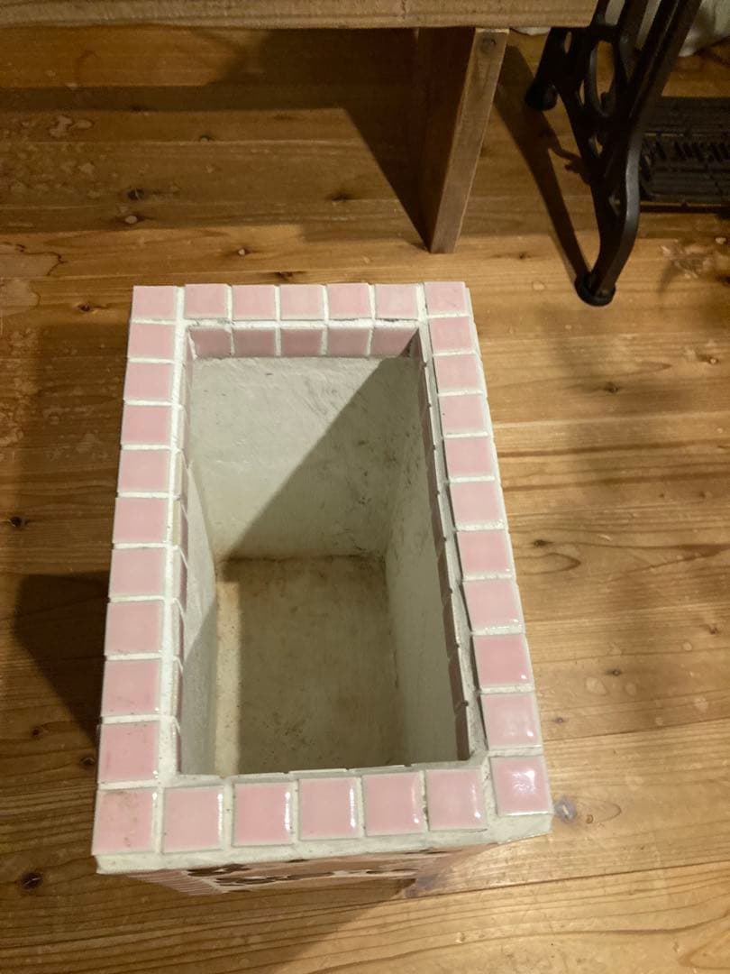 昭和レトロ　アンブレラスタンド　タイル貼り　傘立て