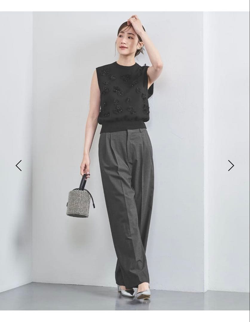 3D フラワーモチーフ ノースリーブ ニットベスト