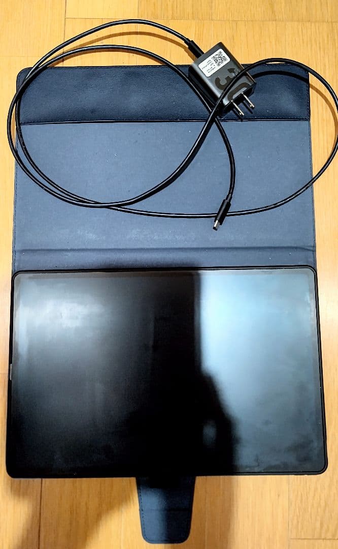 Androidタブレット本体 レザーケース付き