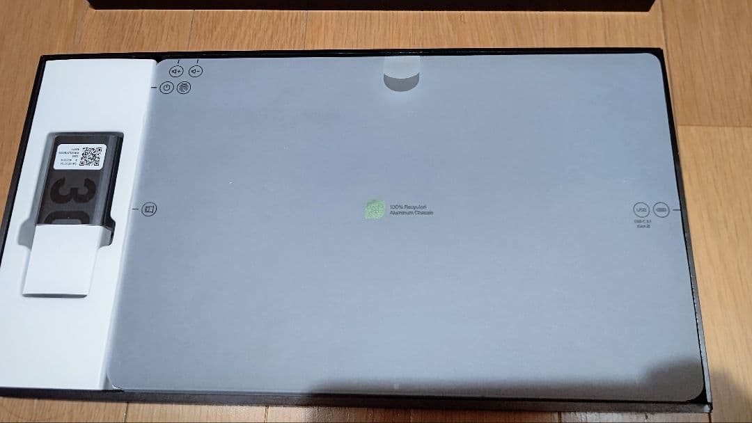 Androidタブレット本体 レザーケース付き