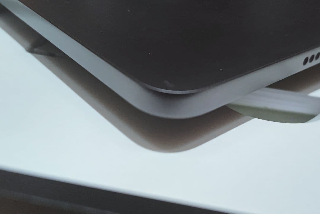 Androidタブレット本体 レザーケース付き