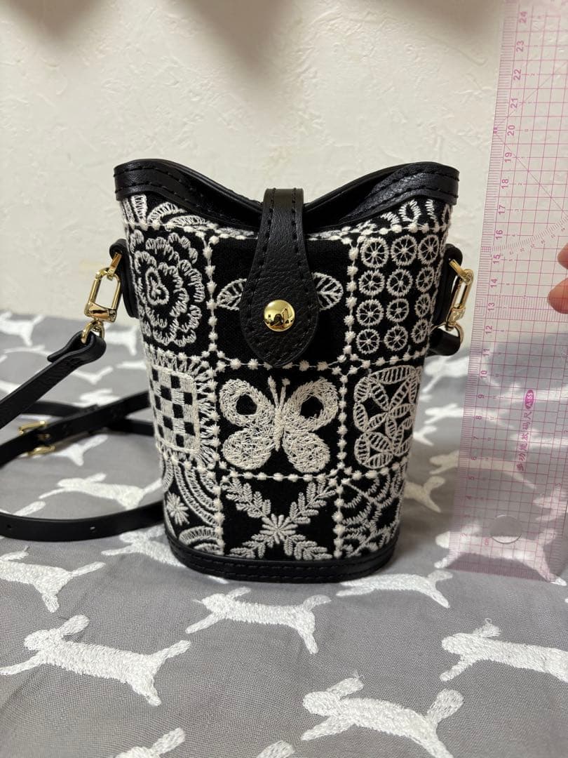 ミナペルホネン生地と牛革で作ったバッグ