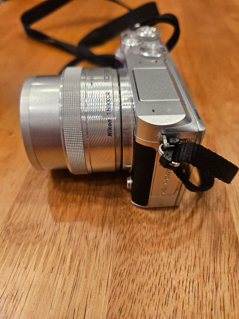 Nikon 1 J5 シルバー 10-30mm VR レンズキット 動作確認済み