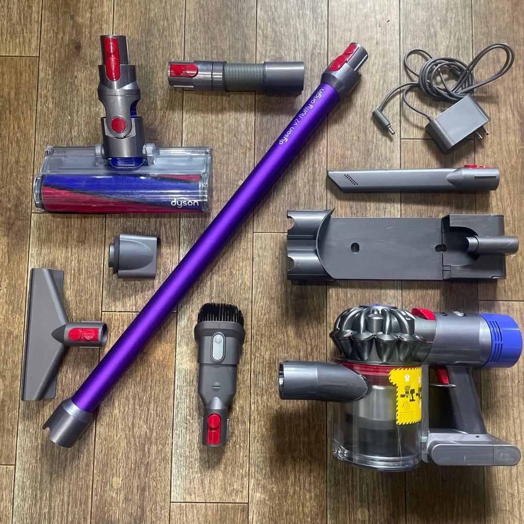 利有富士男‼️Dyson V8fluffy ダイソン 掃除機