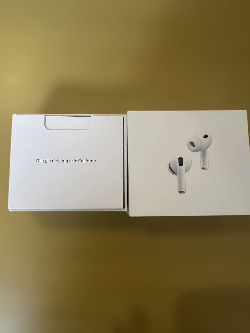 【極美品】Apple AirPods Pro3 ケース付き