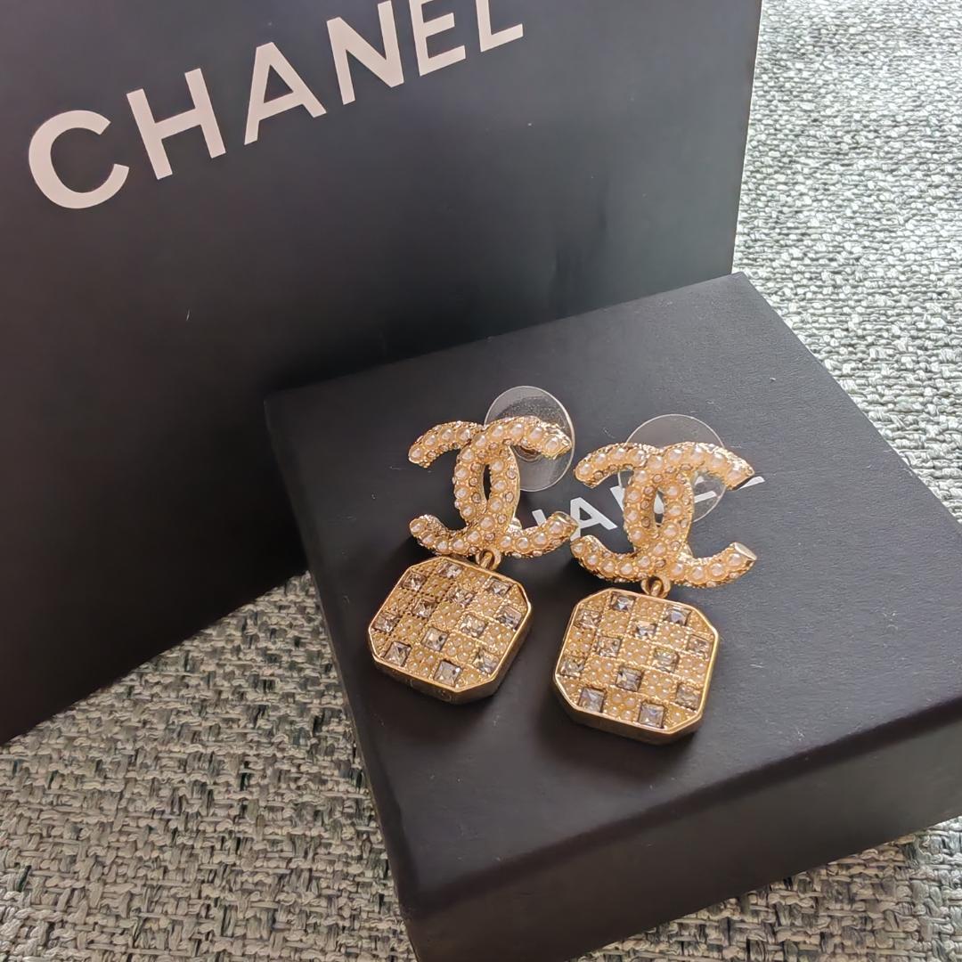 CC ロゴ クリスタルピアス