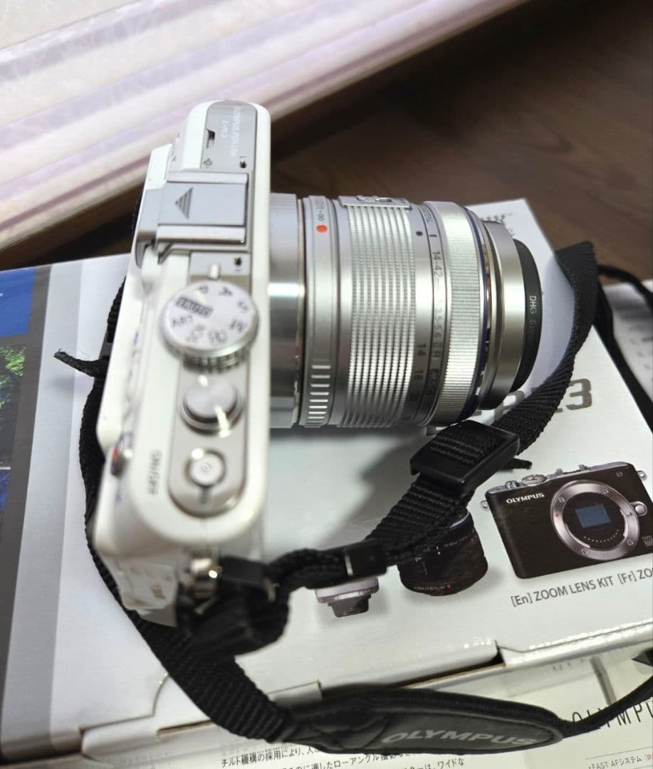 【限定お値下げ】OLYMPUS PEN E-PL3 ホワイト