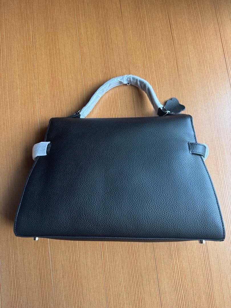 レザーハンドバッグ