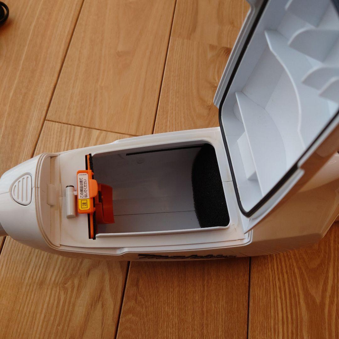 マキタ　充電式クリーナ　CL107FD