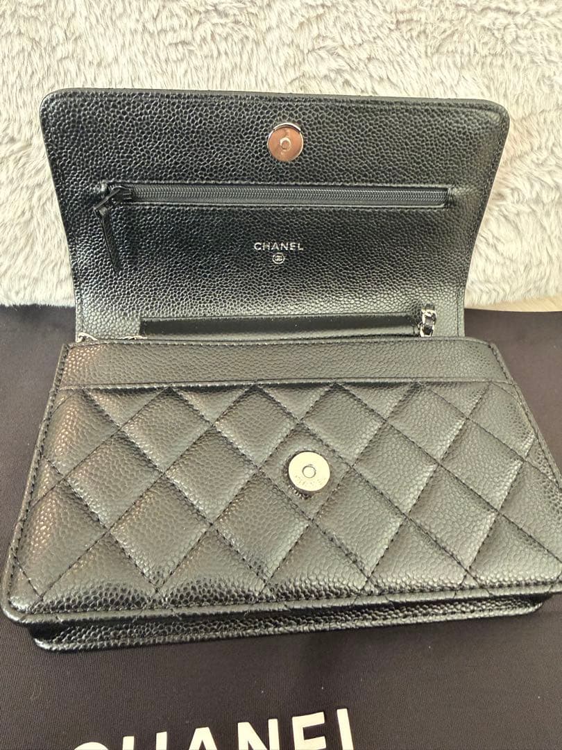 CHANEL ノベルティブラック レザー ウォレットショルダーバッグ